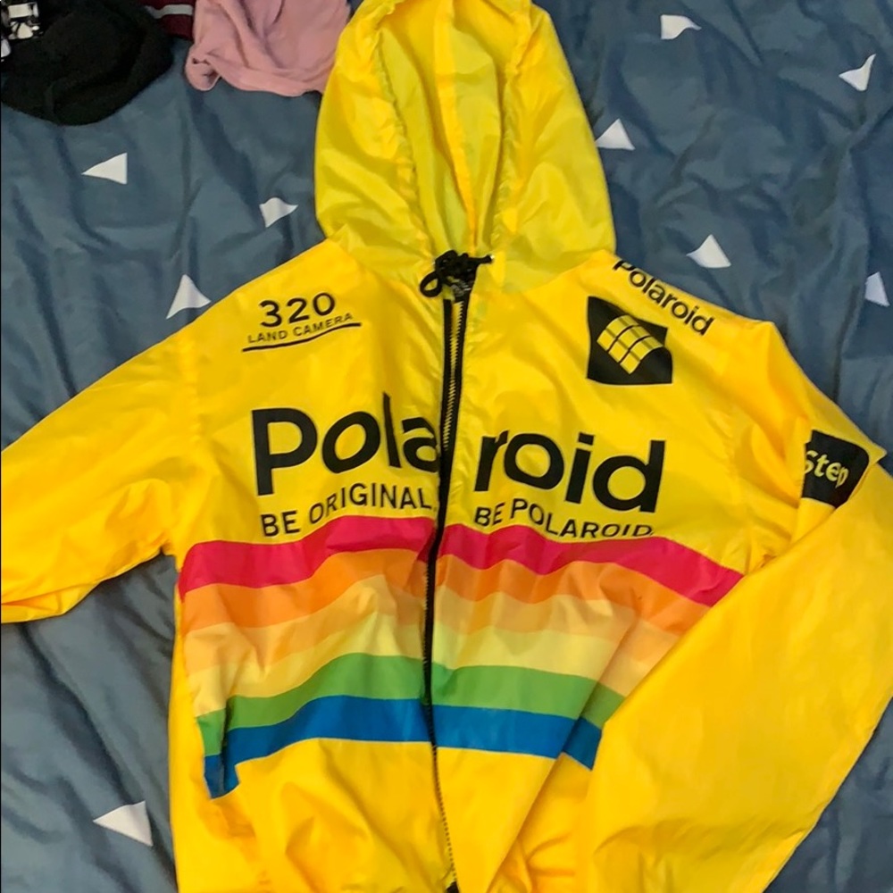 Polaroid wind breaker